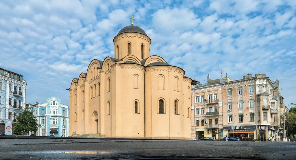 Церква Богородиці Пирогощі